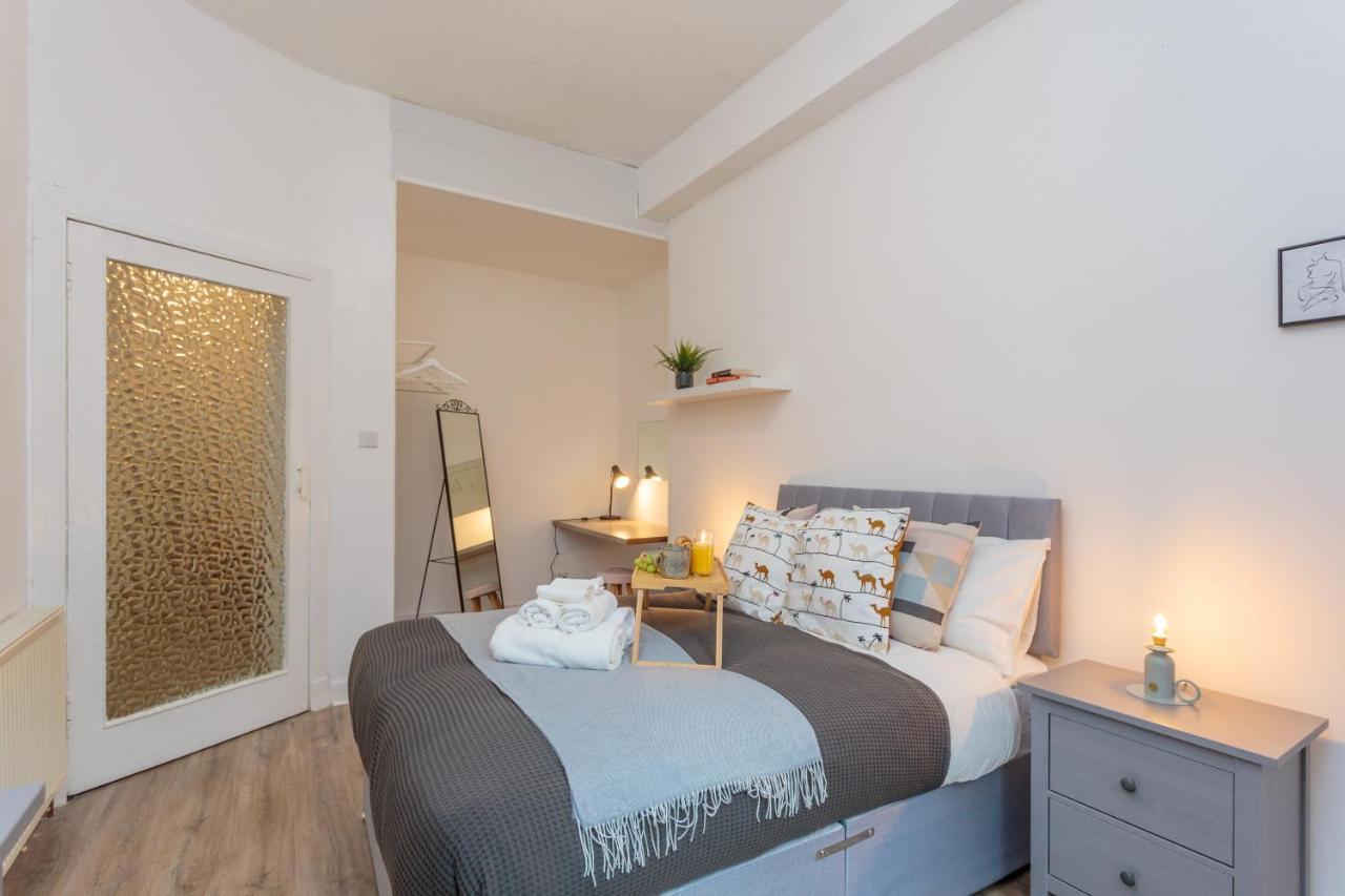 אדינבורו Stylish Apartment At The Edge Of Meadows Park מראה חיצוני תמונה
