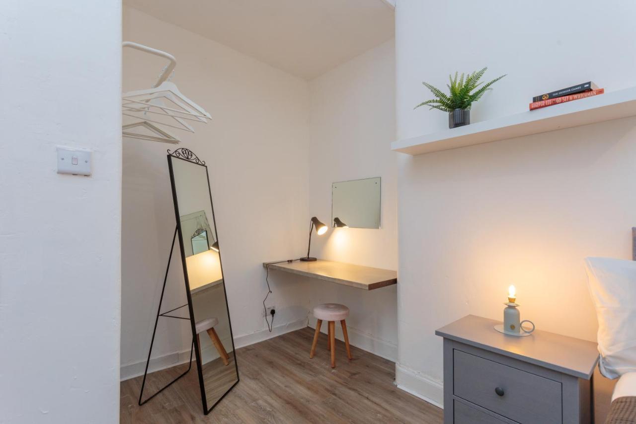אדינבורו Stylish Apartment At The Edge Of Meadows Park מראה חיצוני תמונה