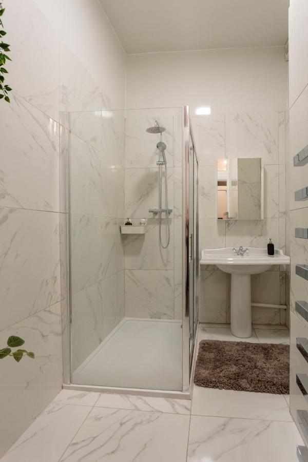 אדינבורו Stylish Apartment At The Edge Of Meadows Park מראה חיצוני תמונה