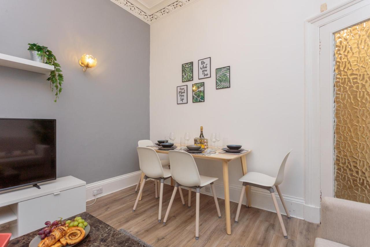 אדינבורו Stylish Apartment At The Edge Of Meadows Park מראה חיצוני תמונה